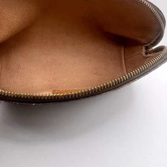 Louis Vuitton Cosmetic Monogram Pouch - Picture 7 of 16